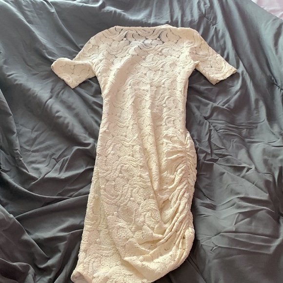 Off-White Lace Form Fitting Midi Dress Size 6 - Picture 4 of 7